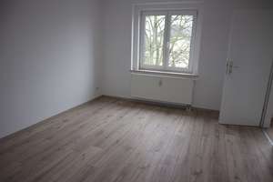 Mieter ab 1.10. gesucht / Zzgl. EBK *** - 1. OG - Balkon - Bad mit Dusche – Sachsenring 23, 9127 Gablenz, Chemnitz – Vorschaubild 3