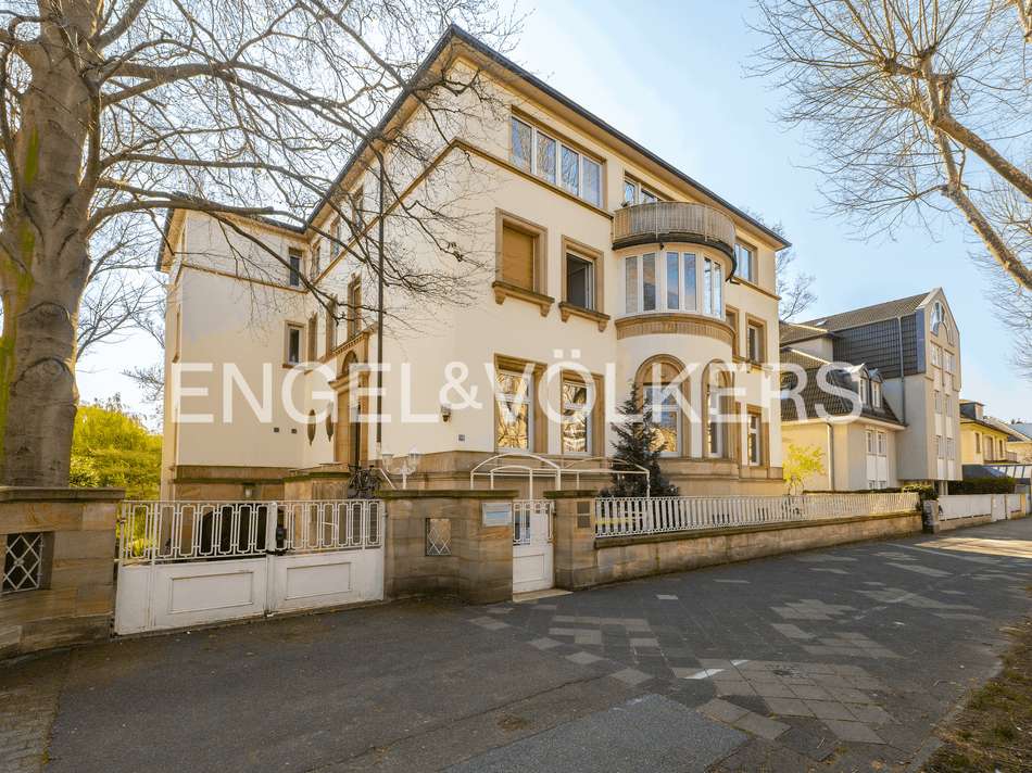 Repräsentatives Wohnhaus in...