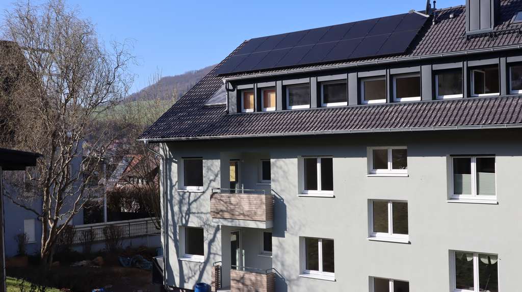 Immobilie in Merzhausen - Lichtdurchflutete 3-Zimmer-Wohnung im Dachgeschoss mit Balkon (KFW70) - Bild 4