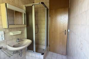 Großzügige 5-Zimmer-Splitlevel-Wohnung mit 153 m², Balkon, Garten und Kaminofen – Kirchweg 8, 75323 Bad Wildbad – Vorschaubild 25
