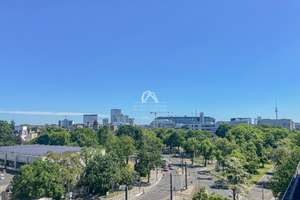 ÜBER DEN DÄCHERN MOABITS! SUPERHELLE DACHGESCHOSSWOHNUNG MIT GROßER TERRASSE&AUFZUG! PROVISIONSFREI! – Alt-Moabit 126, 10557 Moabit, Berlin – Vorschaubild 11