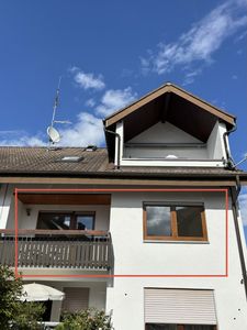 Wohnen mit Charakter: Modernisierte, lichtdurchflutete Vier-Zimmer-Wohnung in Altdorf