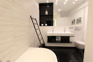 4-Zimmer Luxuswohnung mit Panoramablick bis ins Siebengebirge.Schwimmbad und Sauna im Haus. – Die vollständige Adresse der Immobilie erhältst du vom Anbieter., 53117 Bonn-Castell, Bonn – Vorschaubild 10