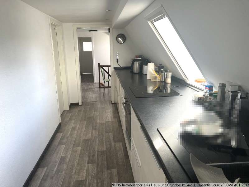 Immobilie in Schrozberg - Gepflegtes Wohnhaus mit 3 gemütlichesn Wohnungen, 2 Garagen und großem Garten - Bild 7