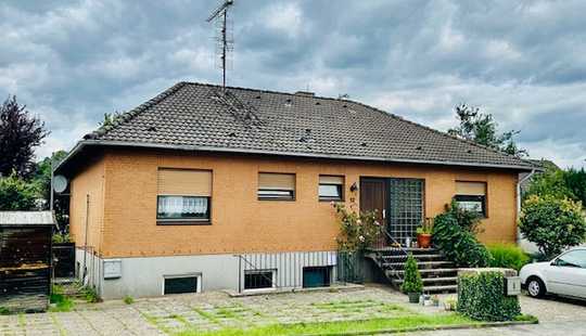 Bild von Solides Wohnhaus mit 2 Wohneinheiten (eine vermietet) in ruhiger Lage von Roßdorf zu verkaufen !!