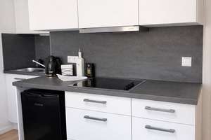 Luxuriöses 1-Zimmer Apartment voll möbliert inkl. Internet !!! Real Estate Hofmann !!! – Müllerstraße 2, 86153 Bleich und Pfärrle, Augsburg – Vorschaubild 8