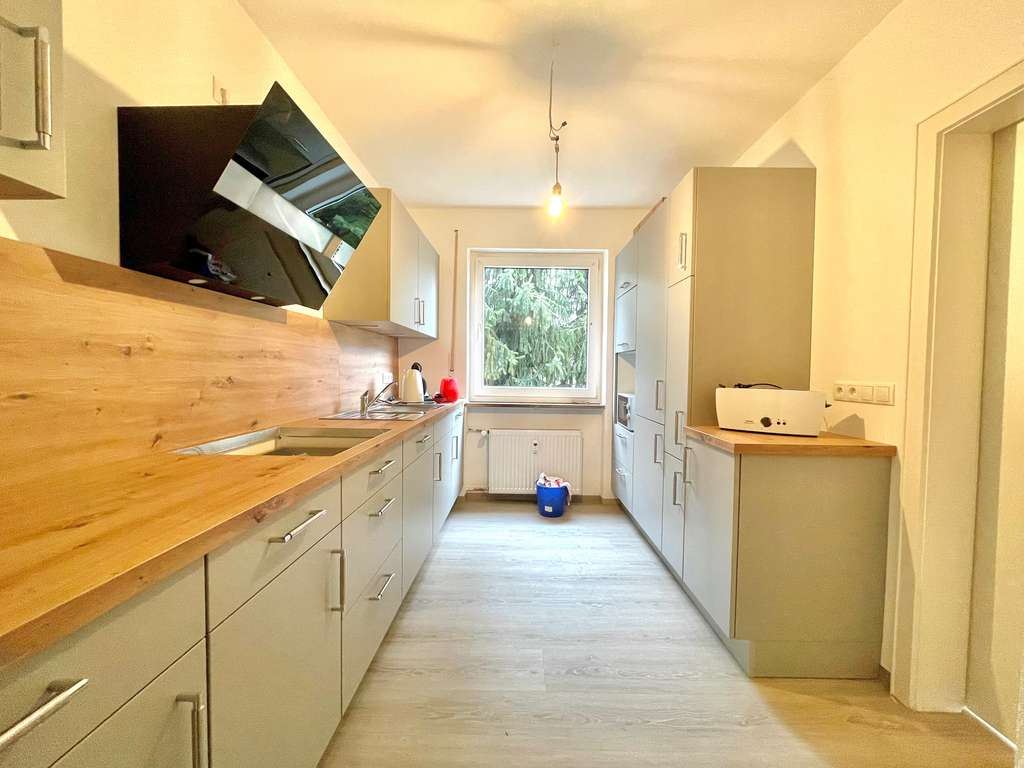 Immobilie in Hallstadt - Renovierte EG 4-Zimmer WHG mit Balkon, Einbauküche und Garage - Bild 4