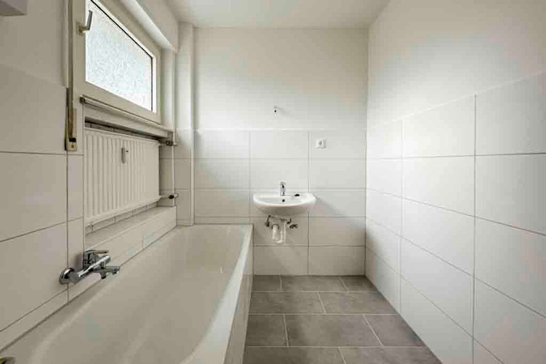 Raum für Alltag & Ideen: 3-Zi.-Erdgeschosswohnung mit großem, überdachtem Balkon, Mettmann Kreis – Bild 3