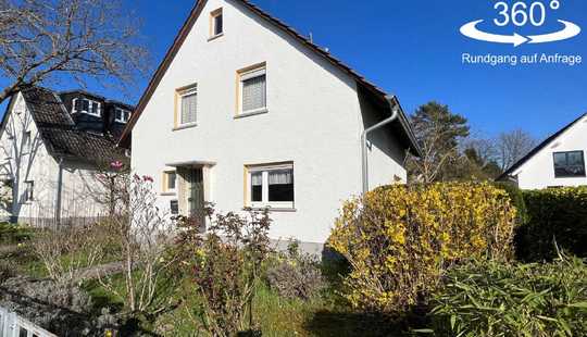 Bild von Hübsches Einfamilienhaus mit traumhaftem, weiter bebaubarem Grundstück