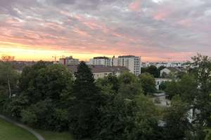 "Hoch oben über SENDLING" / Weitblick / TOP gepflegte 2-Zimmer-Wohnung  / Balkon /  SPA BEREICH! – Johann-Clanze-Straße 51, 81639 Mittersendling, München – Vorschaubild 2