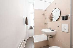 Bezugsfreie 2-Zimmer-Altbauwohnung mit Terrasse im Prenzlauer Berg – Schönhauser Allee 151, 10435 Prenzlauer Berg, Berlin – Vorschaubild 4
