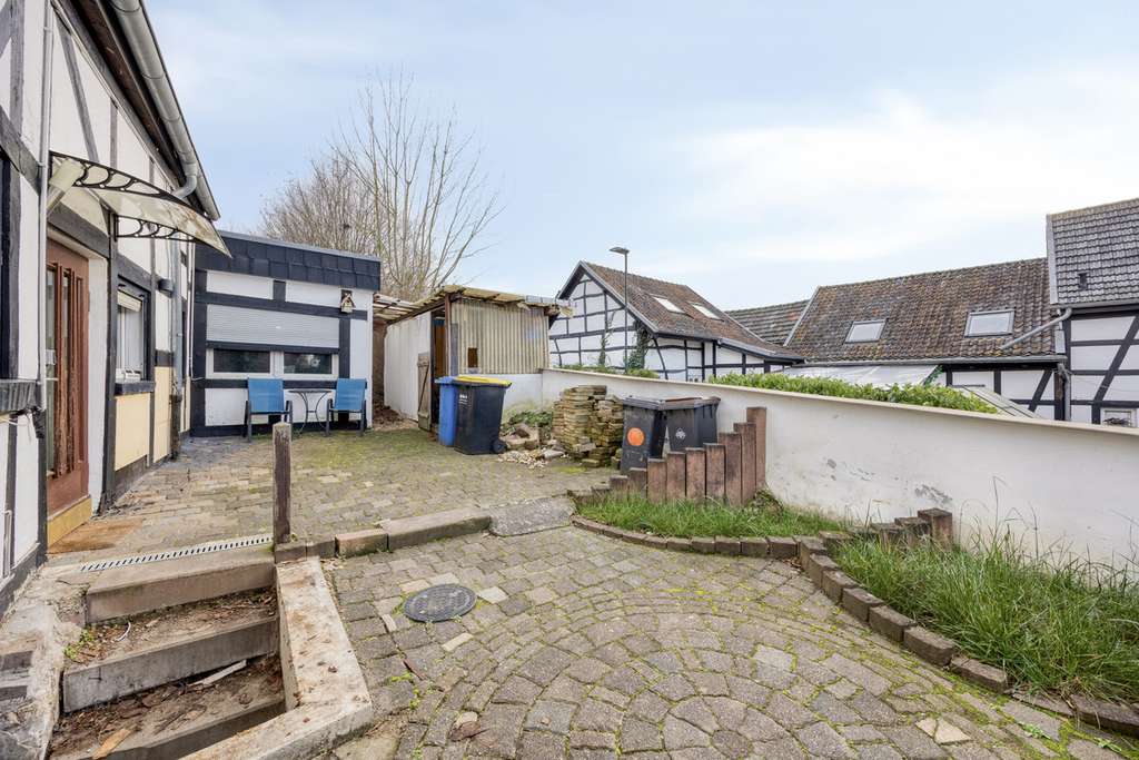 Immobilie in Kerpen - Mit 3D: Historisches Fachwerkhaus nahe der Horremer Innenstadt in ruhiger Lage mit Einliegerwohnung - Bild 4
