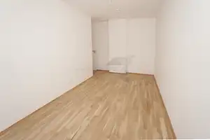!! Nachmieter gesucht !! Moderne 3 Raum DG-Whg. mit Balkon, Aufzug und tollem Bad in C-Bernsdorf – Stadlerstraße 13, 9126 Chemnitz – Vorschaubild 9