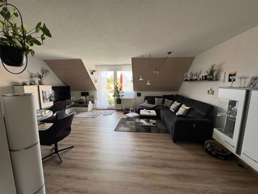 Immobilie in Nesse-Apfelstädt - Helle 2,5 Zimmer-Maisonette-Wohnung mit Südbalkon und TG-Stellplatz - Bild 3