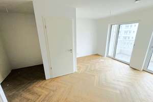 Sehr ruhige Wohnung zum Innenhof mit EBK, Abstellkammer, Balkon und Waschmaschinenanschluss! – Otto-Franke-Straße 45, 12489 Adlershof, Berlin – Vorschaubild 3