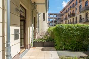 Charmantes Townhouse mit Terrasse im historischen Postgebäude in Mitte – Die vollständige Adresse der Immobilie erhältst du vom Anbieter., 10115 Mitte (Ortsteil), Berlin – Vorschaubild 2