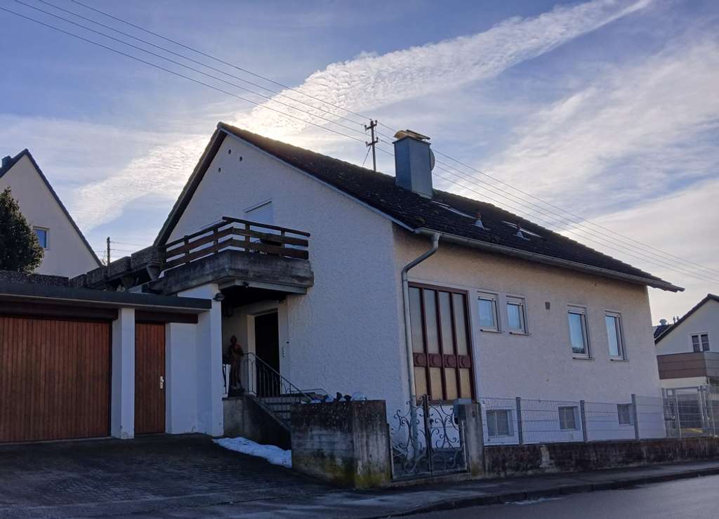 Immobilie in Thannhausen - Interessantes Ein-/Zweifamilienhaus in ruhiger Lage - Bild 2