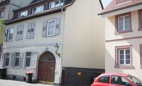 Ihre Mieter sind schon da - Mehrfamilienhaus in der Durlacher Altstadt - provisionsfrei für Käufer