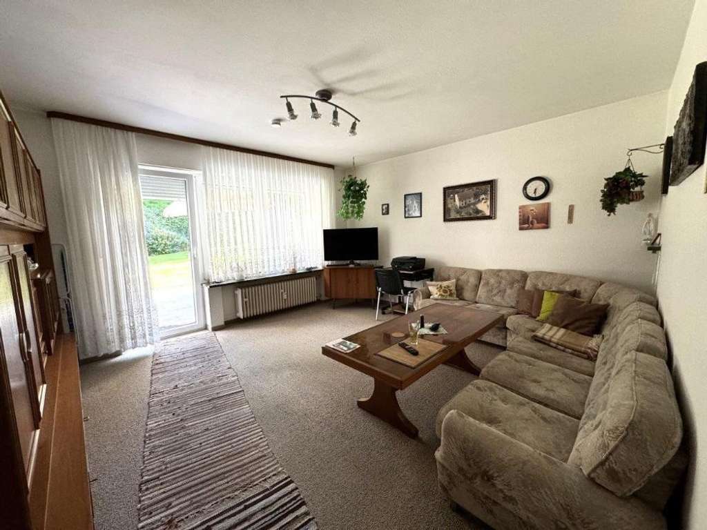 Immobilie in Dasing - Modernisiertes Zweifamilienhaus in ruhiger Lage - Bild 1