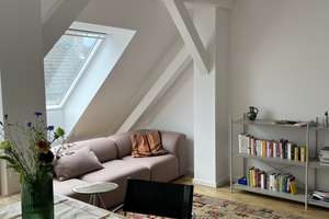 2,5-Zimmer-Dachgeschosswohnung in Neukölln