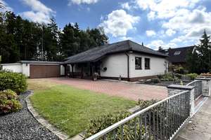 RESERVIERT!! Charmanter Bungalow mit Vollkeller und Blick ins Grüne! – Die vollständige Adresse der Immobilie erhältst du vom Anbieter., 25436 Uetersen – Vorschaubild 1