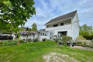 Ländl. gel. 2-Fam. Haus (2 ETW) m. Blick ins Grüne wunderschönes gr. GS Teich 33428 Marienfeld – Die vollständige Adresse der Immobilie erhältst du vom Anbieter., 33428 Harsewinkel – Vorschaubild 5