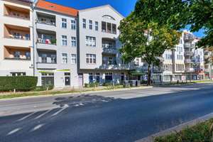 Bezugsfreie 2-Zimmer-Wohnung mit Altbau-Flair und modernem Tageslicht-Badezimmer, jetzt besichtigen – Rennbahnstrasse 24, 13086 Weißensee, Berlin – Vorschaubild 8