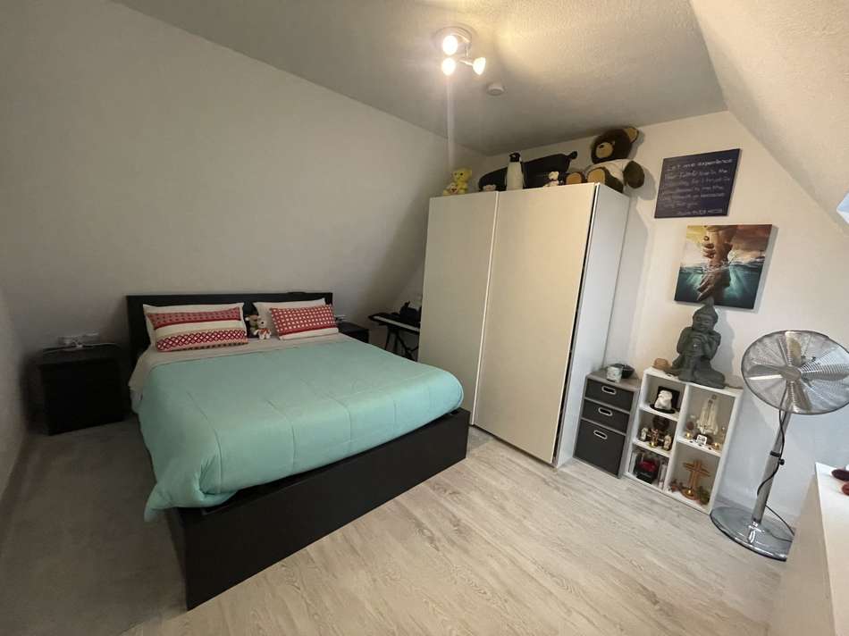 Schlafzimmer DG