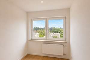 Kernsanierte Maisonette-Wohnung mit Weitblick  – Die vollständige Adresse der Immobilie erhältst du vom Anbieter., 81477 Solln, München – Vorschaubild 3