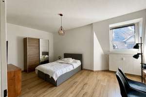 Neu*Perfekt für Studenten-WG*4-Zimmer-Wohnung*sanierter Altbau*2 Bäder*EBK*Toplage*zentral