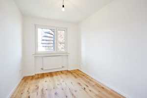 Hochwertig modernisiertes Zuhause mit Sonnenbalkon und Tiefgarage – Düsseldorf – Vorschaubild 12