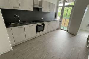Moderne Wohnung mit Balkon & EBK :)