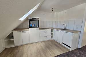 Helle 3-Zimmer Dachgeschosswohnung in Wuppertal-Heckinghausen – Emilstr. 24, 42289 Heckinghausen, Wuppertal – Vorschaubild 1