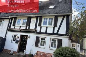 Kleines Reihenendhaus mit Garage in zentraler Lage von Siegen-Eisern