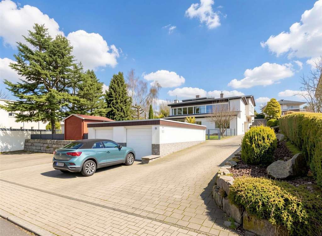 Immobilie in Grünberg - Einfamilienhaus mit großer Einliegerwohnung in begehrter Lage - Bild 0