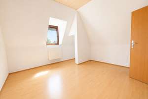 Großzügige 157 m² Familienwohnung in Stadtvilla | 3 Schlafzimmer | 2 Bäder |  – Bottroper Straße 181, 46117 Osterfeld-Ost, Oberhausen – Vorschaubild 3