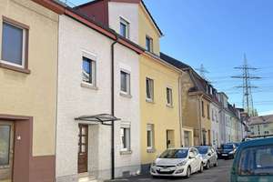 Großzügiges Reihenmittelhaus in begehrter Lage von Mannheim-Neckarau!