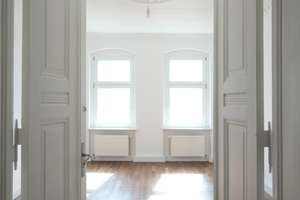 Licht, Raum & Lage: 5-Zimmer-Altbau zum Leben & Arbeiten über den Dächern von Prenzlauer Berg – Die vollständige Adresse der Immobilie erhältst du vom Anbieter., 10409 Prenzlauer Berg, Berlin – Vorschaubild 5