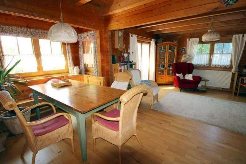 Immobilie in Fischach - Gesundes Wohnen in hochwertigem Holzhaus mit ELW in massiver Blockbauweise in Fischach - Bild 3