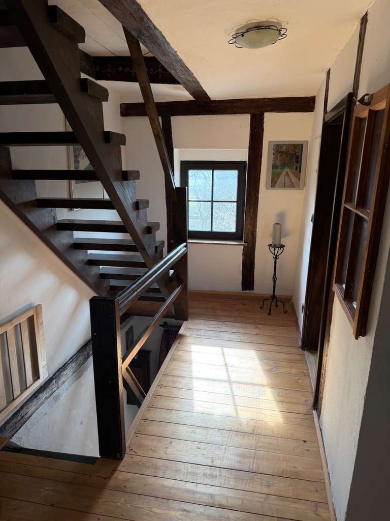 Immobilie in Oberdachstetten - Einfamilienhaus mit 5 Zimmern und Garage in Oberdachstetten - Bild 3