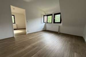 Ruhige 3-Zimmer-Dachgeschoß-Wohnung Nähe Stadtmitte – Die vollständige Adresse der Immobilie erhältst du vom Anbieter., 74074 Heilbronn, Heilbronn – Vorschaubild 3
