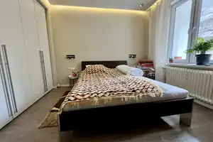 Stilvolle 2-Raum-Wohnung mit EBK in Berlin Steglitz – Thorwaldsenstraße 19a, 12157 Berlin – Vorschaubild 1