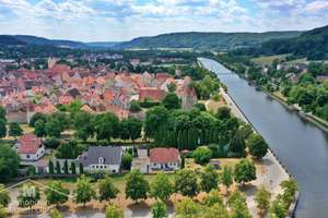 Unverbaubares Einfamilienhaus mit Doppelgarage in einmaliger Lage direkt am Main-Donau-Kanal – Uferpromenade 4, 92334 Berching – Vorschaubild 2