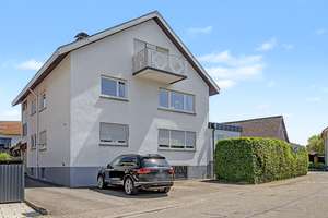 Einziehen und wohlfühlen – renovierte 4-Zimmer-Wohnung mit großem Balkon, EBK und Stellplatz – Die vollständige Adresse der Immobilie erhältst du vom Anbieter., 76547 Sinzheim – Vorschaubild 2