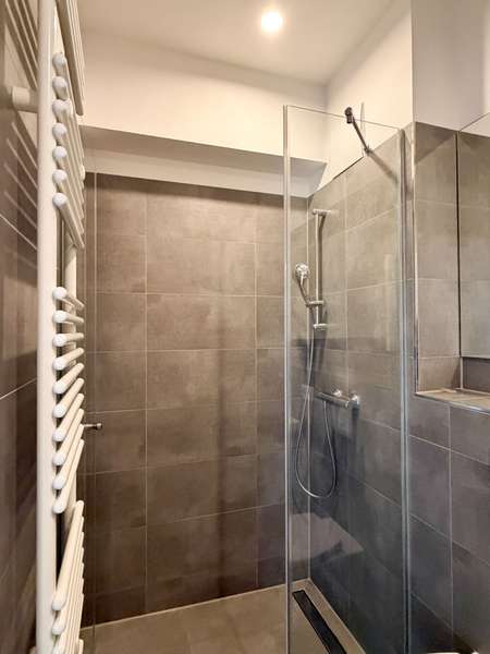 Badezimmer 1.jpg