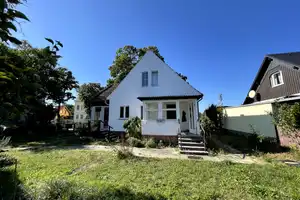 Stilvolles Einfamilienhaus mit Potenzial auf Doppelgrundstück in Fürstenwalde/Spree – Hauffstraße 68, 15517 Oder-Spree (Kreis) – Vorschaubild 2