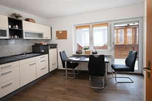 Geräumiges Mehrfamilienhaus in Dürrwangen - drei attraktiven Wohneinheiten- eine Wohnung freiwerdend – Die vollständige Adresse der Immobilie erhältst du vom Anbieter., 91602 Dürrwangen – Vorschaubild 1