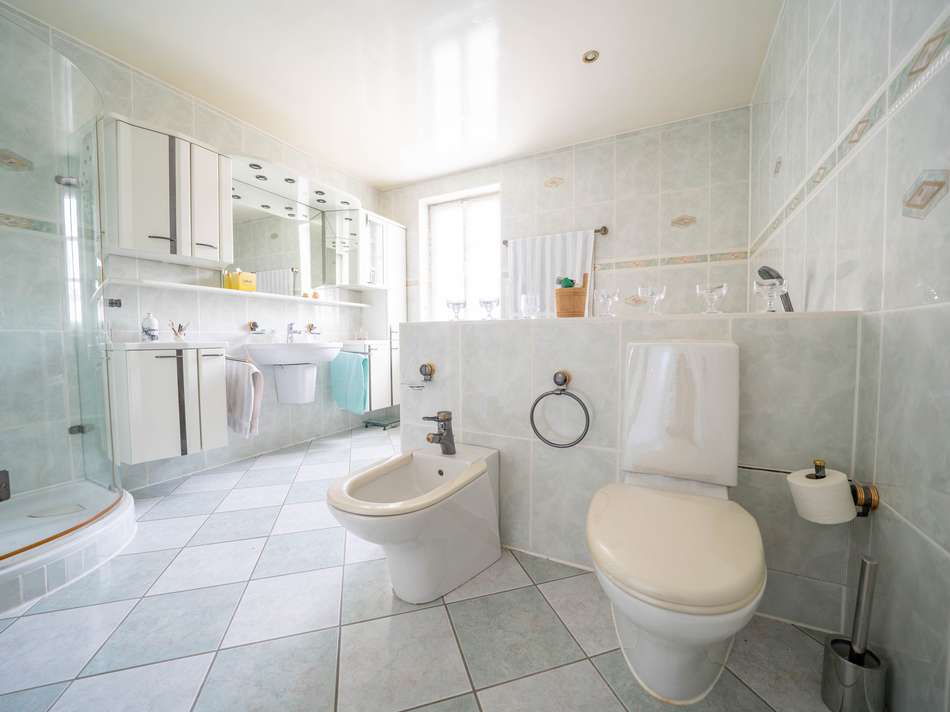 Badezimmer (OG)
