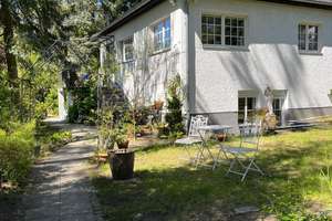 SEHR SCHÖNES , GEPFLEGTES  EINFAMILIENHAUS  mit Ausbaupotential  in  charmantester u grünster Lage