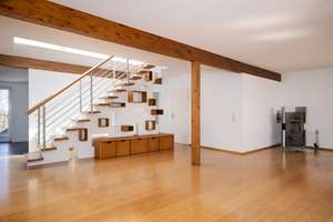Altbau-Dachgeschosswohnung mit Kamin und privater Dachterrasse am Adolfplatz — 127m², provisionsfrei – Adolfplatz 14, 24105 Blücherplatz, Kiel – Vorschaubild 2